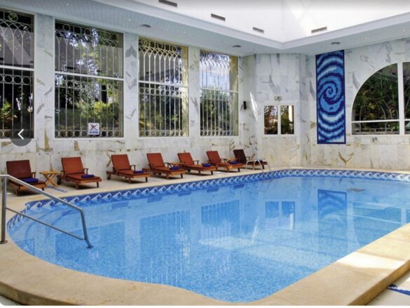 Indoor pool c Tui